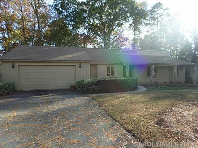 9204 Raintree Ln, Charlotte, NC 28277