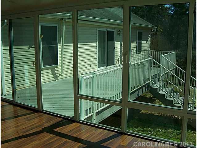 157 Chief Thomas Rd, Harmony, NC 28634
