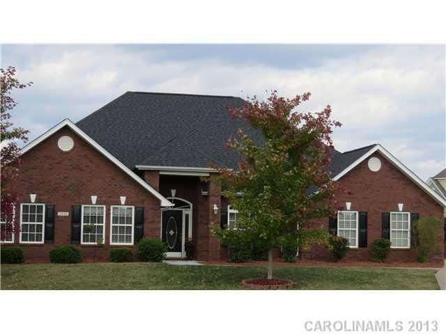 2424 Kinmere Dr, Gastonia, NC 28056
