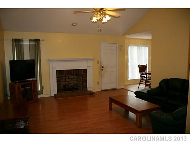 8208 David Lee Ln, Charlotte, NC 28227