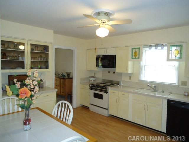10713 Osprey Dr, Charlotte, NC 28226