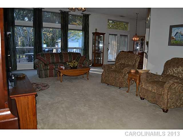 13025 Greycrest Dr, Charlotte, NC 28278