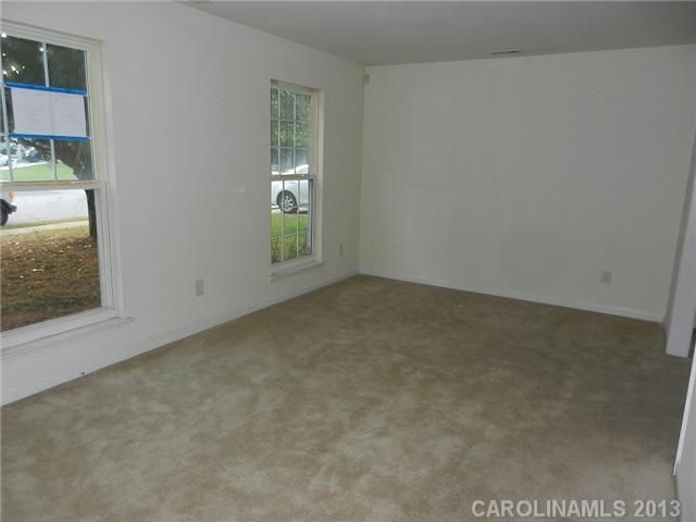 2626 Black Cherry Dr, Charlotte, NC 28262