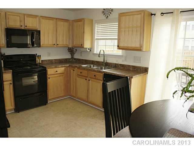5234 Kyliglen Ln, Charlotte, NC 28216