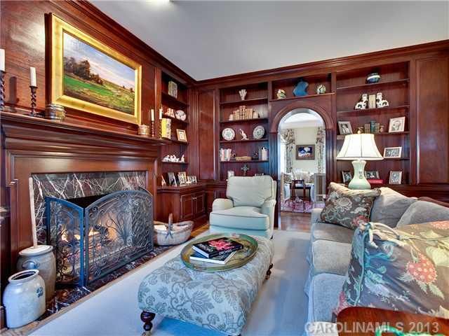 218 Fenton Pl, Charlotte, NC 28207