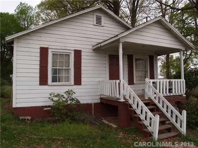 909 S Church St, Lowell, NC 28098