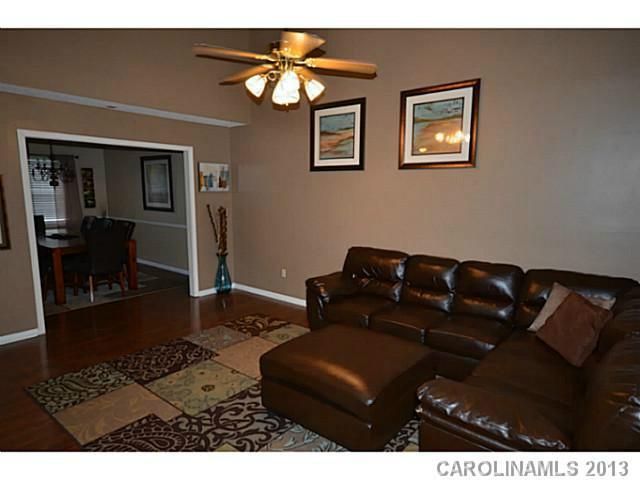 14727 Sapphire Ln, Pineville, NC 28134