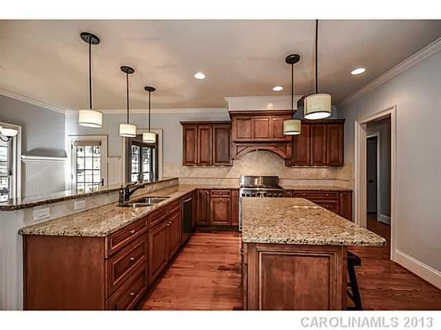 6317 Fox Chase Dr, Davidson, NC 28036