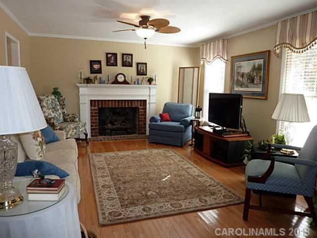 12802 Rappahanock Rd, Charlotte, NC 28215