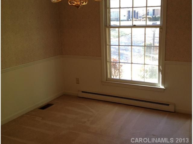 5913 Barrington Dr, Charlotte, NC 28215