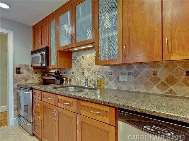 700 Poindexter Dr, Charlotte, NC 28209