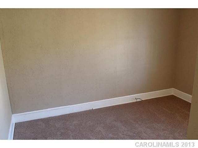 835 NE 18th St, Hickory, NC 28601