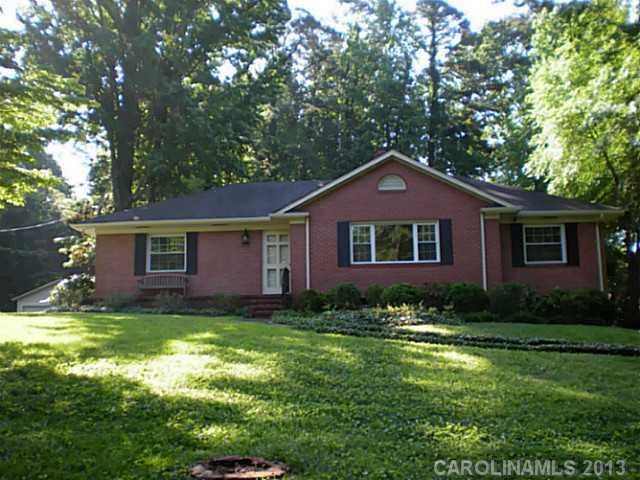 2301 Sharon Rd, Charlotte, NC 28207