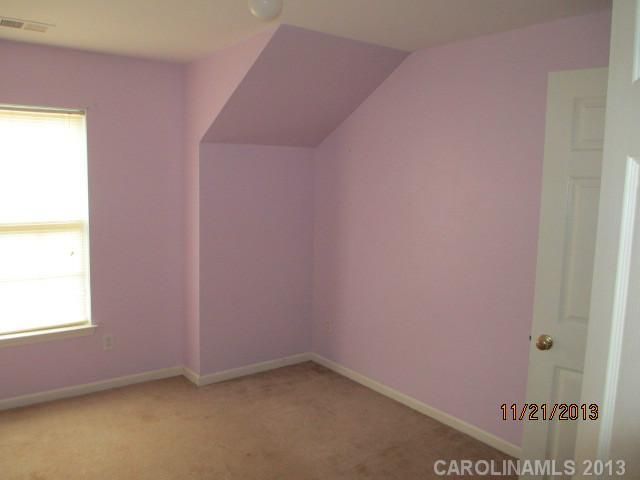 8233 Chatham Oaks Dr, Concord, NC 28027