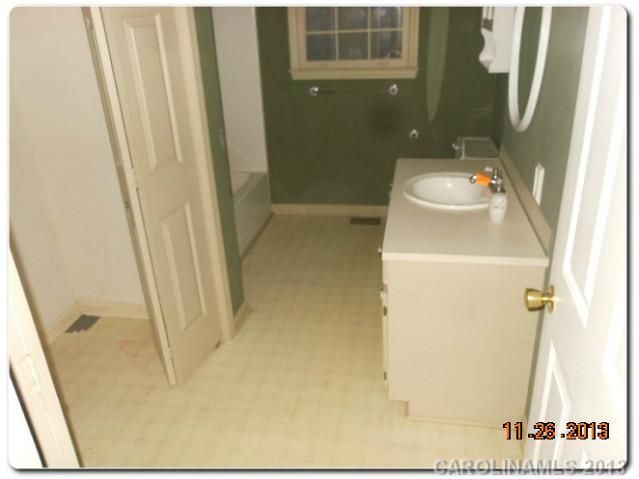 408 Woodstream Dr, Gastonia, NC 28056