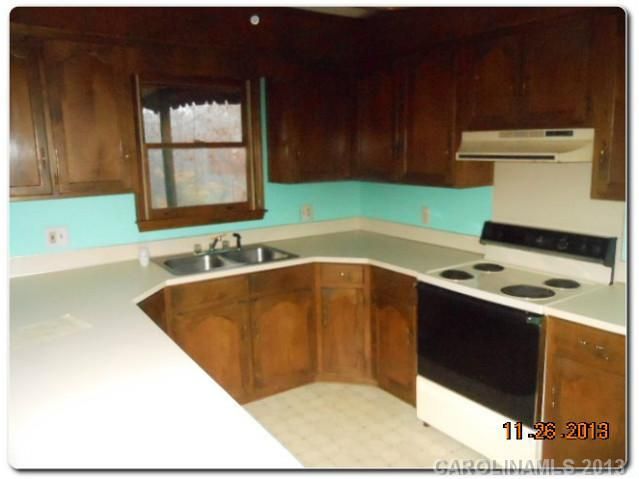 408 Woodstream Dr, Gastonia, NC 28056