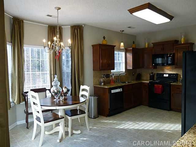11008 Scrimshaw Ln, Charlotte, NC 28215