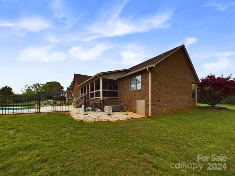 2685 Carriage Ln, Lincolnton, NC 28092