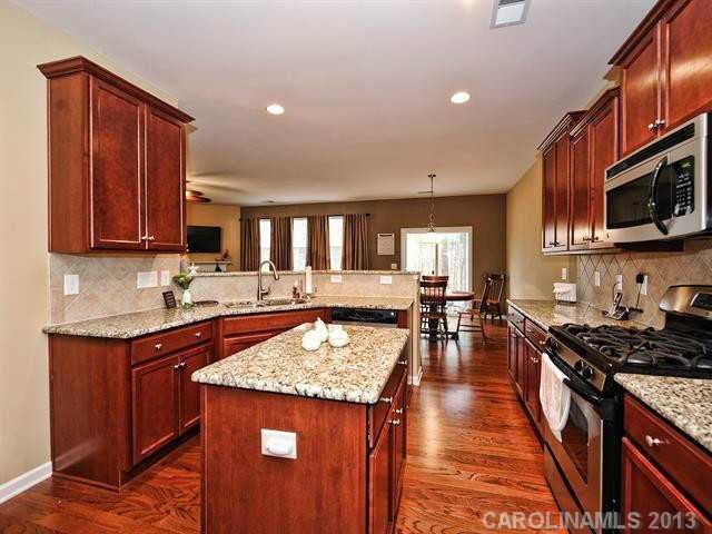 180 E Warfield Dr, Mooresville, NC 28115