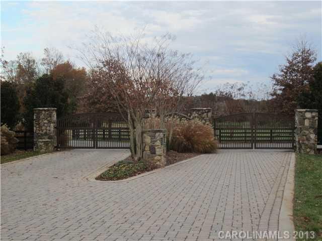 8618 Arbor Oaks Cir, Concord, NC 28027