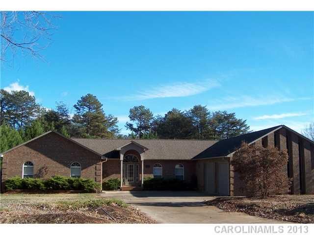 102 Wellons St, Lincolnton, NC 28092