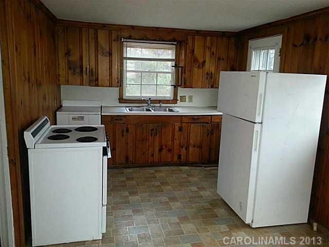 112 Memorial Dr, Clover, SC 29710