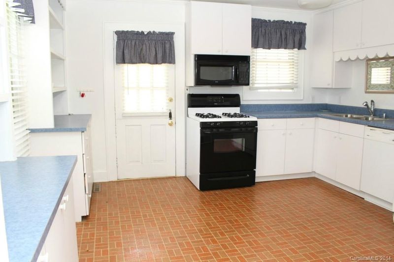 77 NE Edgewood Ave, Concord, NC 28025