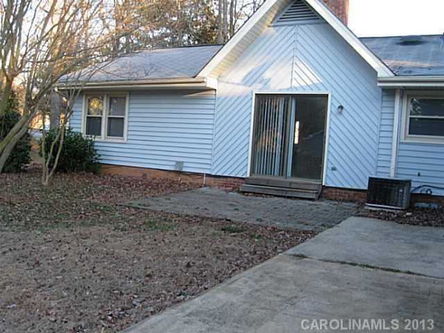 813 White Oaks Rd, Mooresville, NC 28115