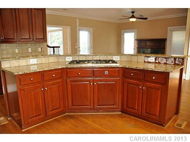 341 Landsbury Dr, Waxhaw, NC 28173