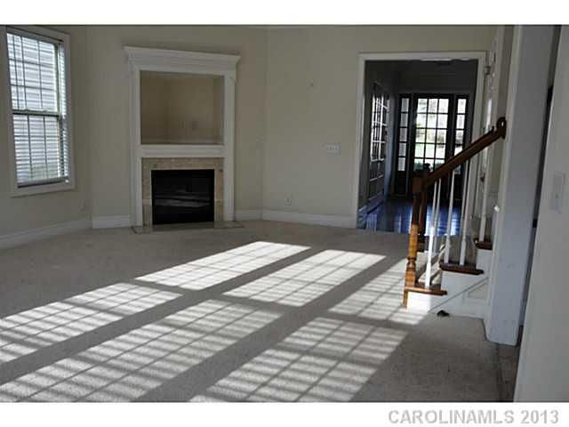 9311 Hanlin Ct, Charlotte, NC 28277