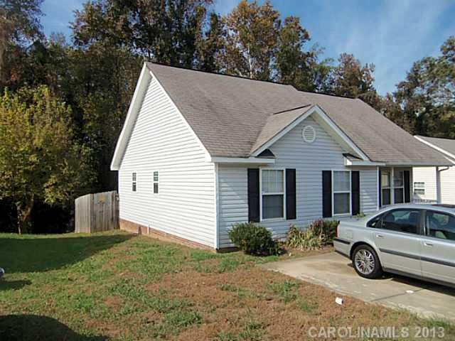3745 Capps Hill Dr, Charlotte, NC 28216