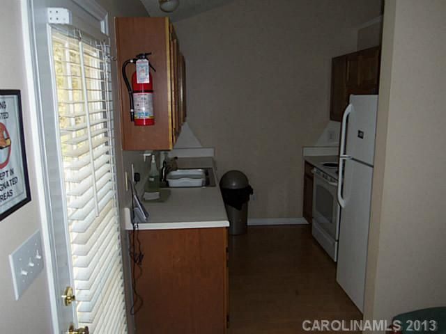 3745 Capps Hill Dr, Charlotte, NC 28216