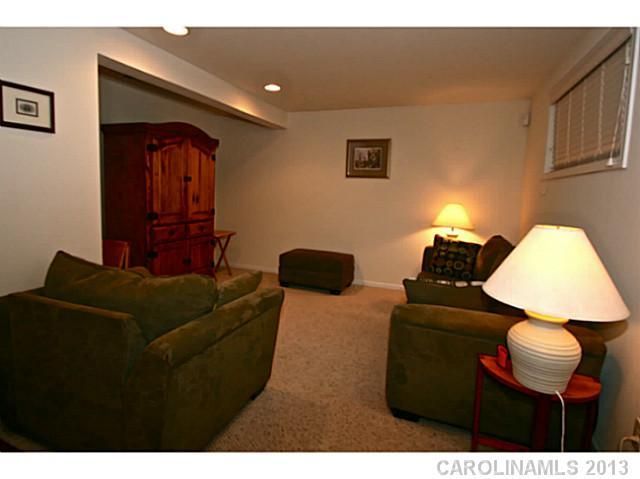 250 W Bland St #B, Charlotte, NC 28203