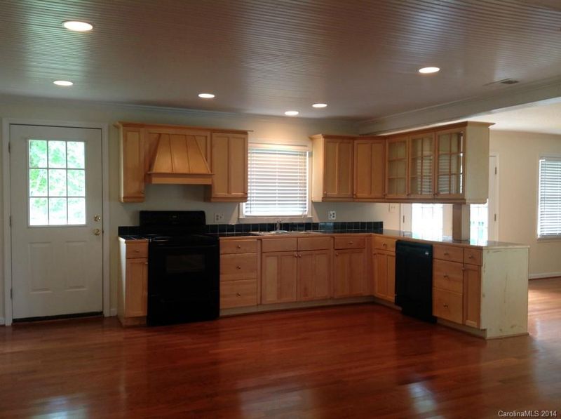 2498 Boyd Ave, Lincolnton, NC 28092