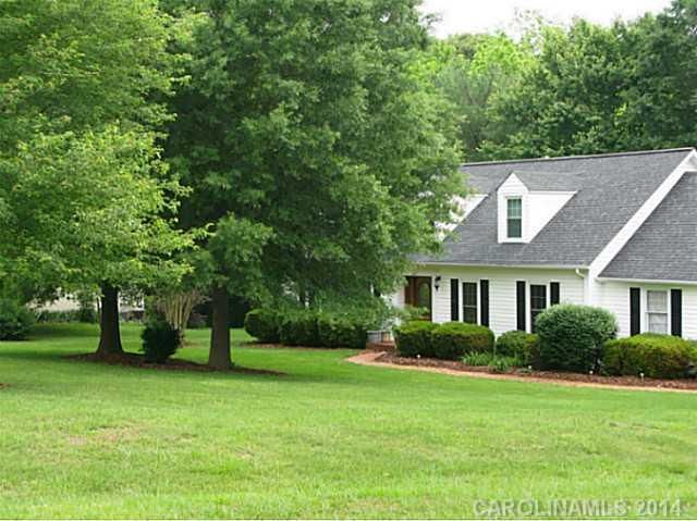 395 Baymount Dr, Statesville, NC 28625