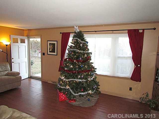 2129 NE 6th St, Hickory, NC 28601
