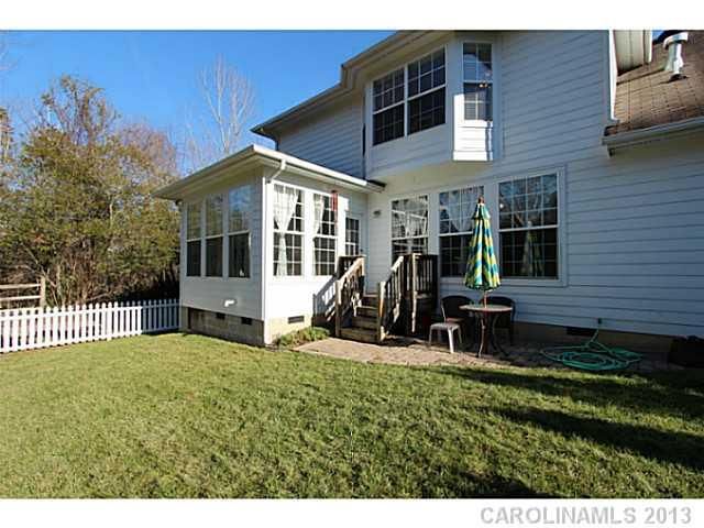 241 Fairview Ln, Davidson, NC 28036
