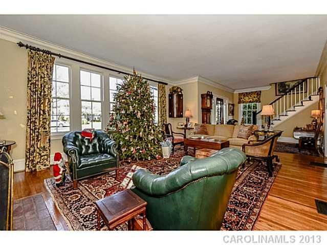 2217 Crescent Ave, Charlotte, NC 28207