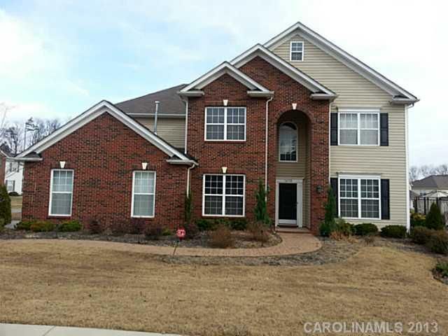 16732 Macanthra Dr, Charlotte, NC 28213