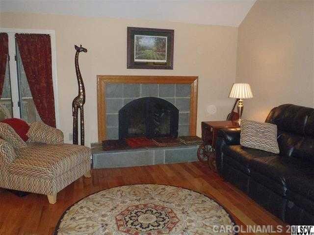 2219 NE 33rd Avenue Dr, Hickory, NC 28601