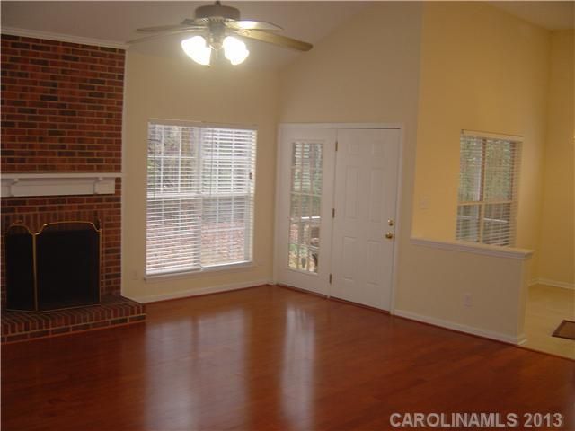 5619 Cherry Bluff Ct, Charlotte, NC 28216