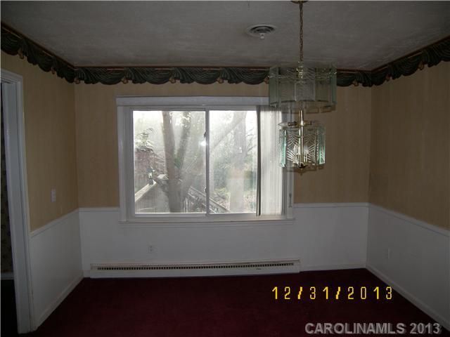 5900 Haddington Dr, Charlotte, NC 28215