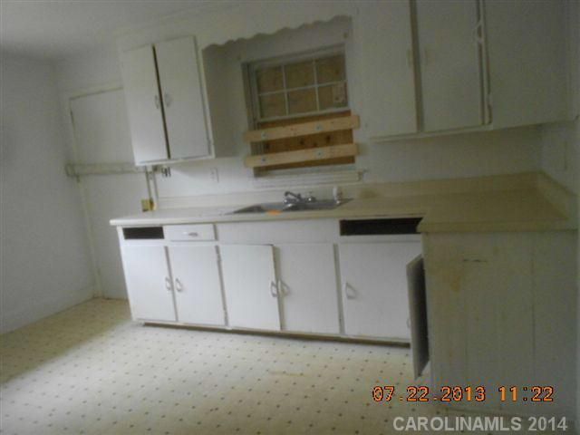 2720 Parkway Ave, Charlotte, NC 28208