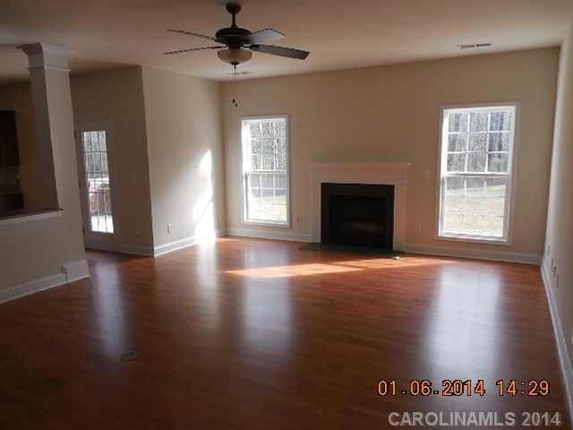 2122 Willowcrest Dr, Waxhaw, NC 28173