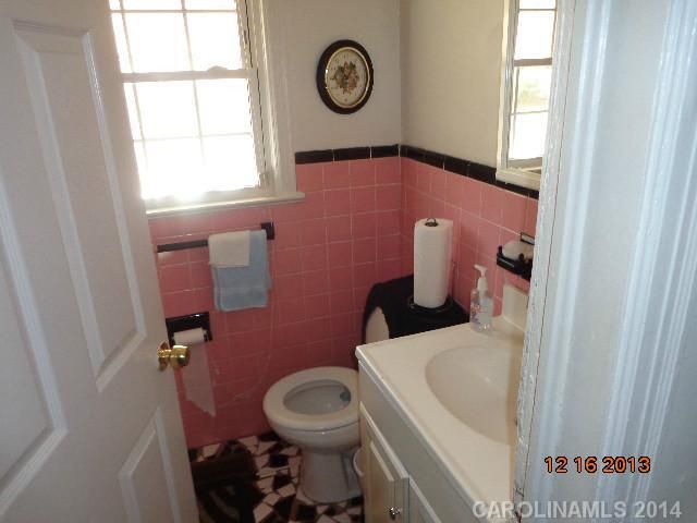 2513 Elon St, Charlotte, NC 28208