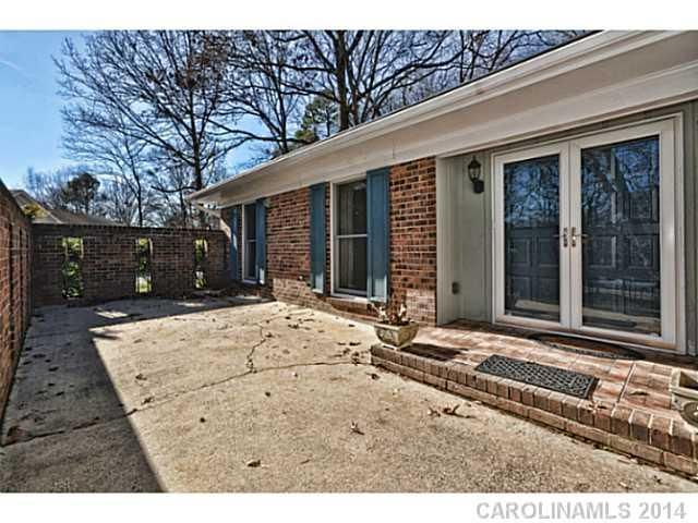 6904 Boaz Ct, Charlotte, NC 28211