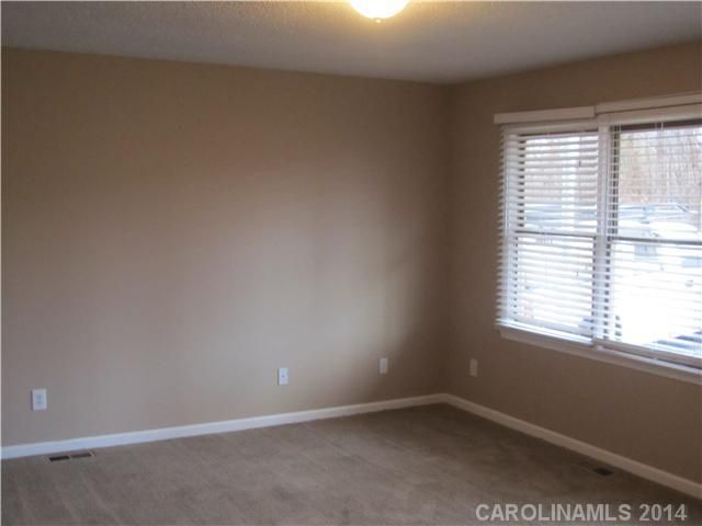 1029 College Blvd, Dallas, NC 28034