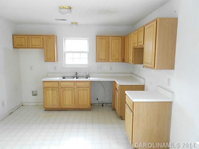 3625 Silver Ore Ln, Charlotte, NC 28216