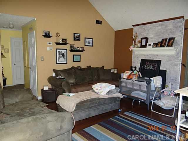 1811 Tufnell Ct, Charlotte, NC 28262