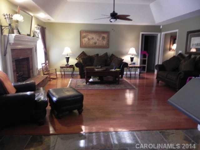 2501 Ridge Ave, Gastonia, NC 28054